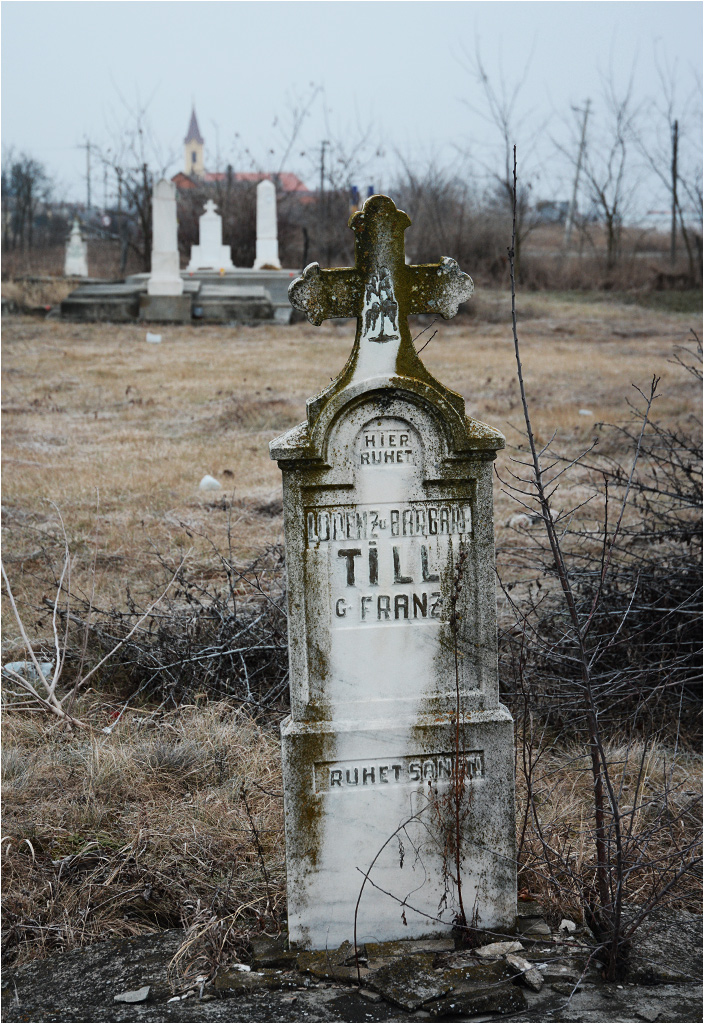 Na lokalnym cmentarzu łatwiej znaleźć groby niemieckie i węgierskie, niż rumuńskie