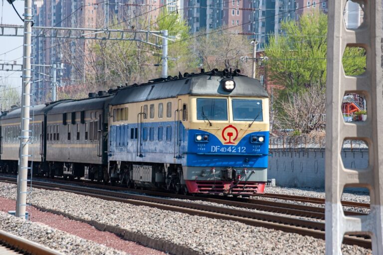 Transsyberyjska – jak przygotować się do podróży koleją przez Rosję?
